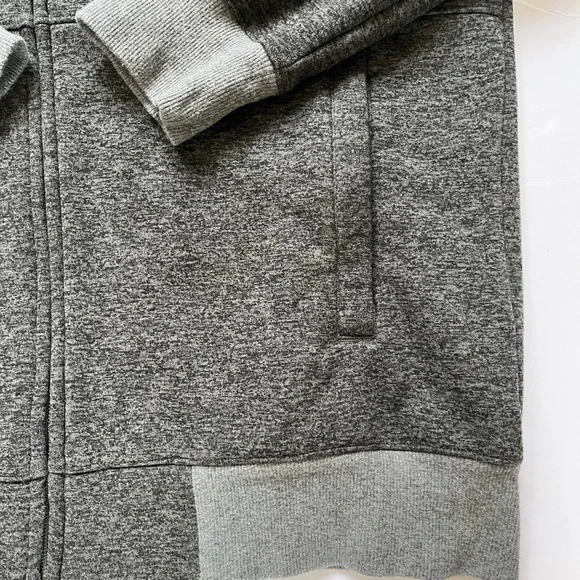The North Face Men’s Medium Gray Fleece Full Zip Jacket with Shoulder Patch Logo - Picture 3 of 12